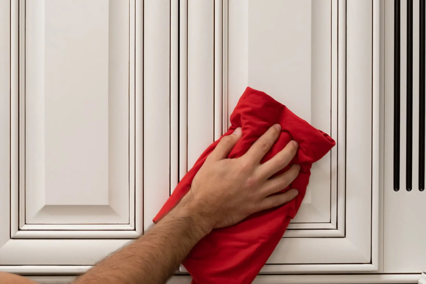 نظافت و نگهداری کابینت